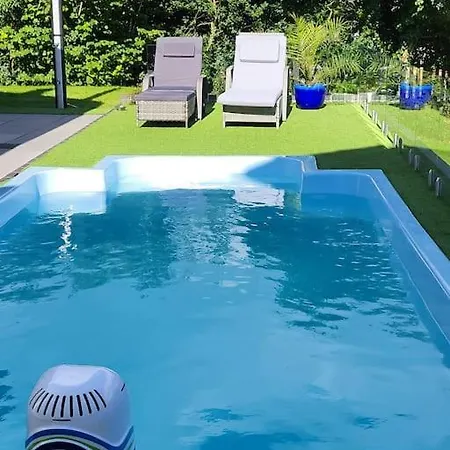 The Pool House-with Totally Private Heated Pool Feriehus *