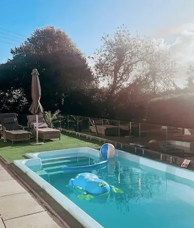 Feriehus The Pool House-with Totally Private Heated Pool *