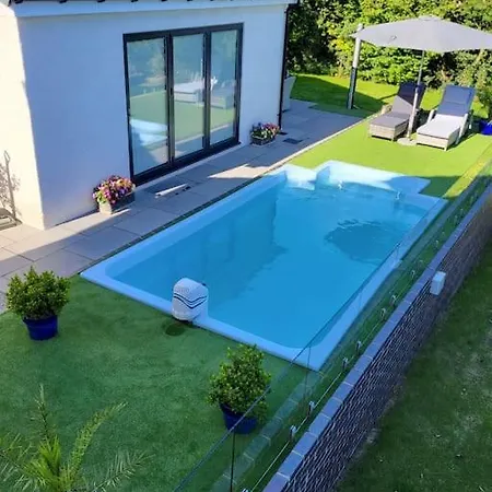 The Pool House-with Totally Private Heated Pool * Beetham